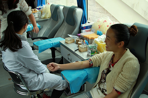 生命因分享而精彩——云南经济管理学院师生积极参加无偿献血活动